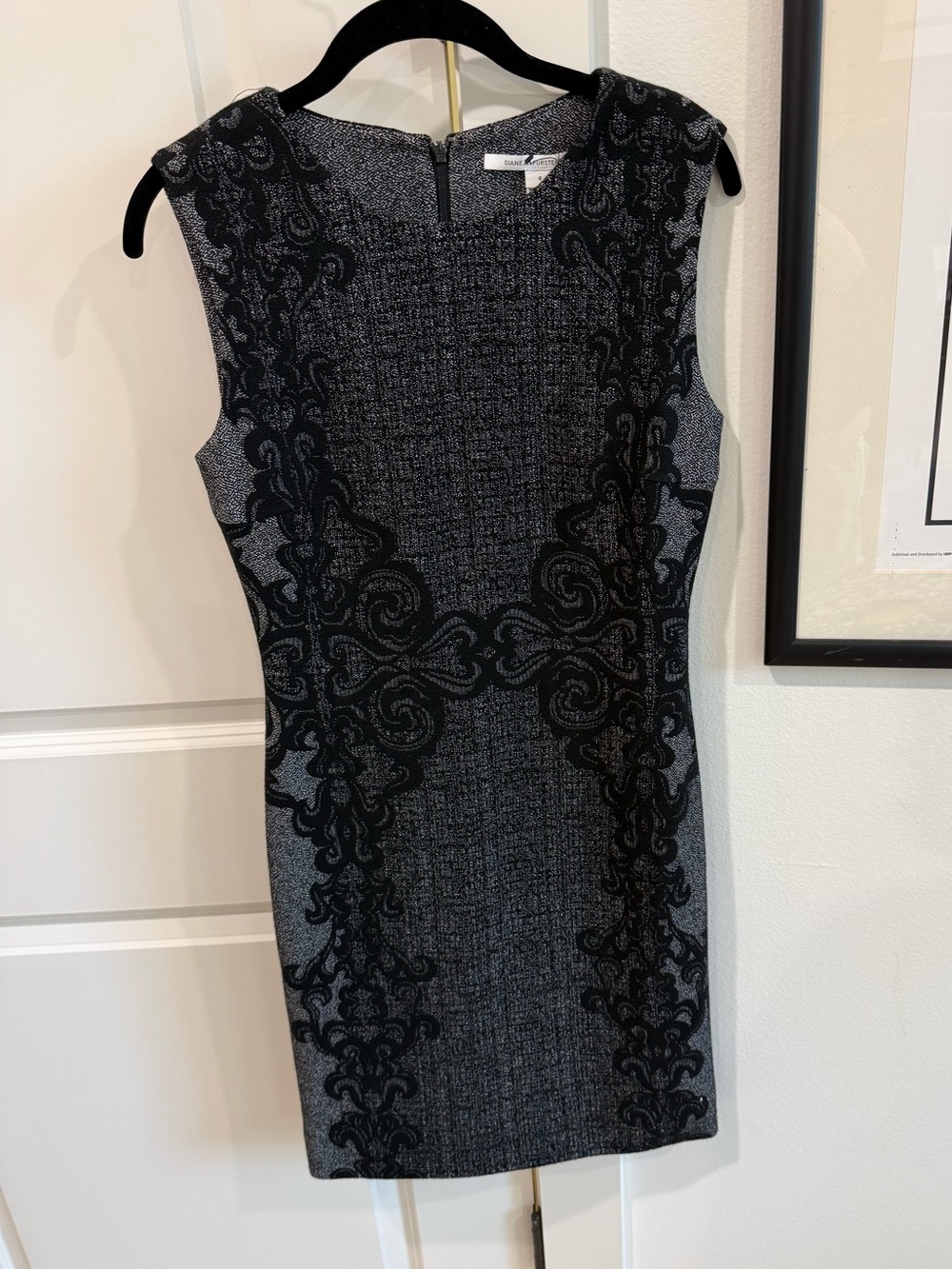 Diane Von Furstenberg Gray & Black Sleeveless Sheath Dress